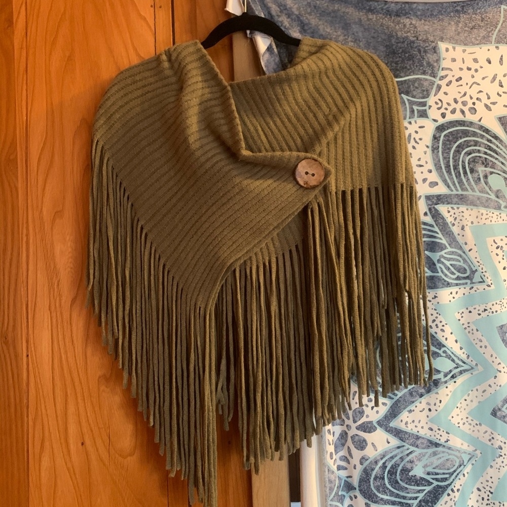Hooded fringe pancho